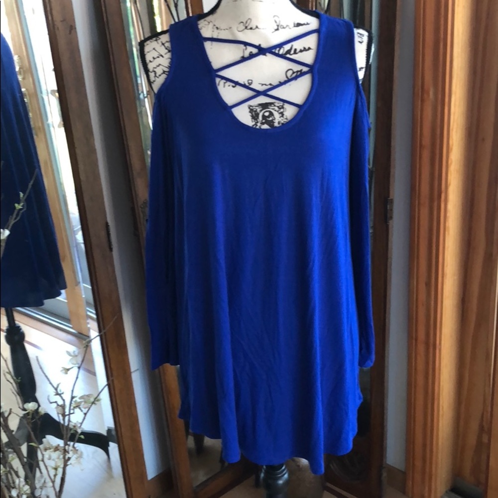 Strappy cold shoulder tunic